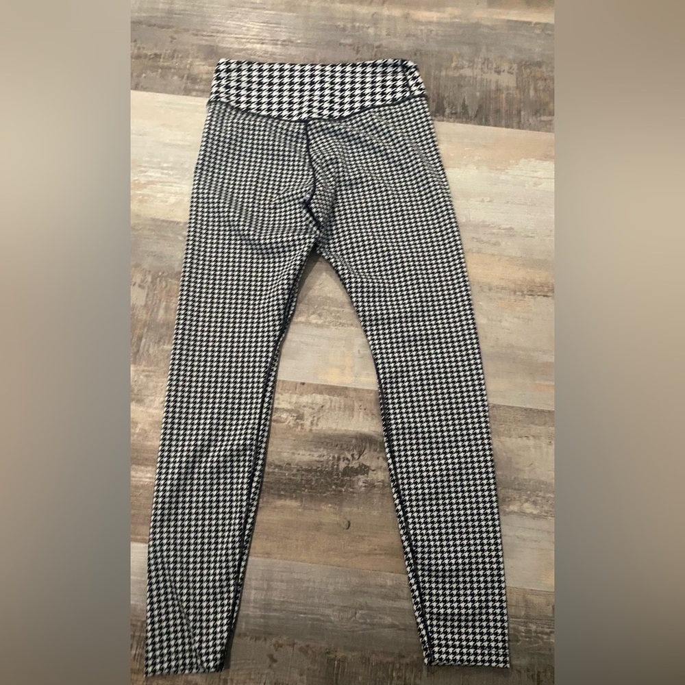 Women's Nike Dri-Fit One Icon Clash Mid Rise Leggings sz M - Picture 5 of 5